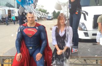 HenryCavillSupermanAmyAdamsIceBucketChallenge