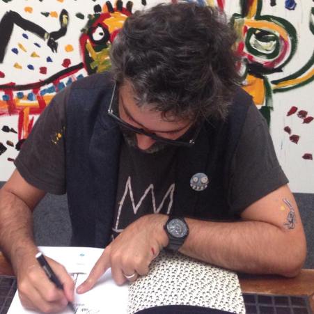 Liniers autografando pra mim. Morra de inveja. :P