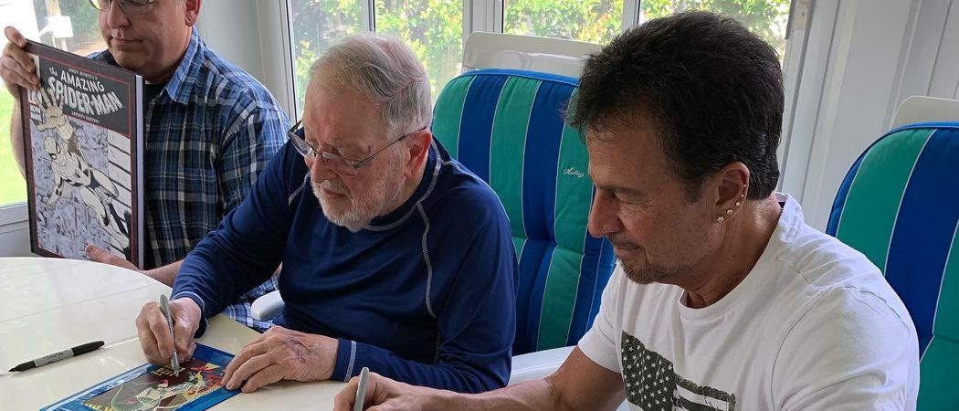 john-romita-sr-und-john-romita-jr-geben-autogramme